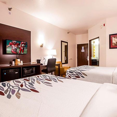 Seasons Inn טראוורס סיטי מראה חיצוני תמונה