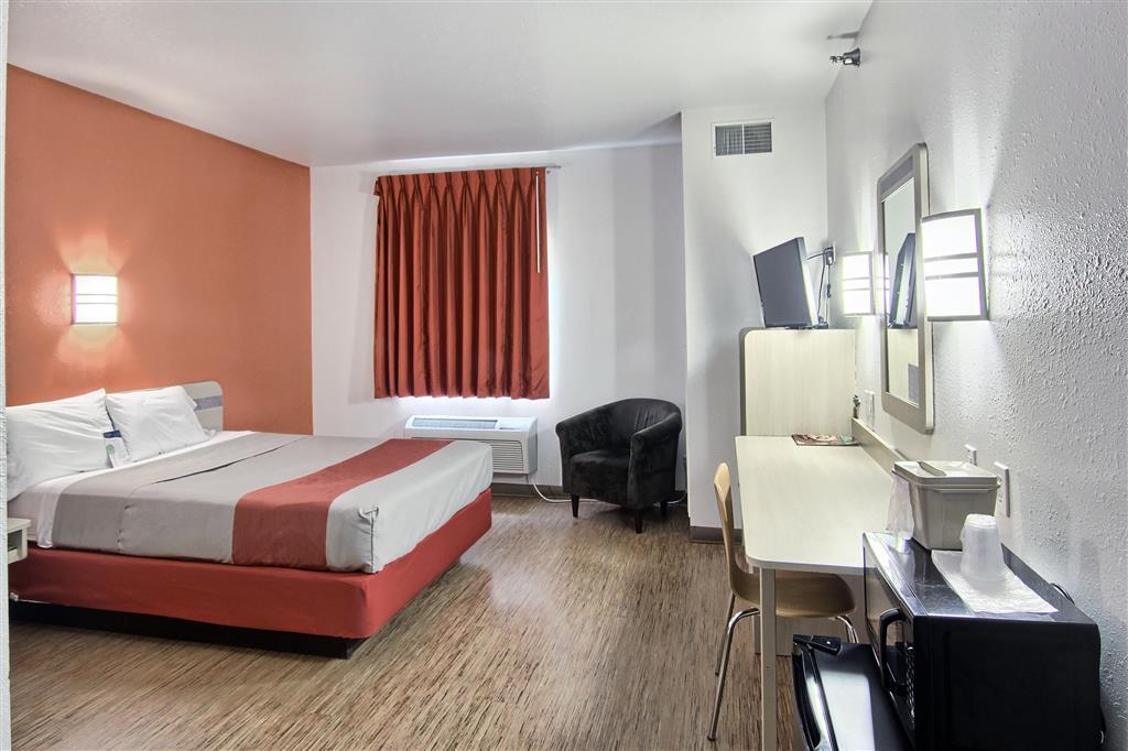 Seasons Inn טראוורס סיטי חדר תמונה
