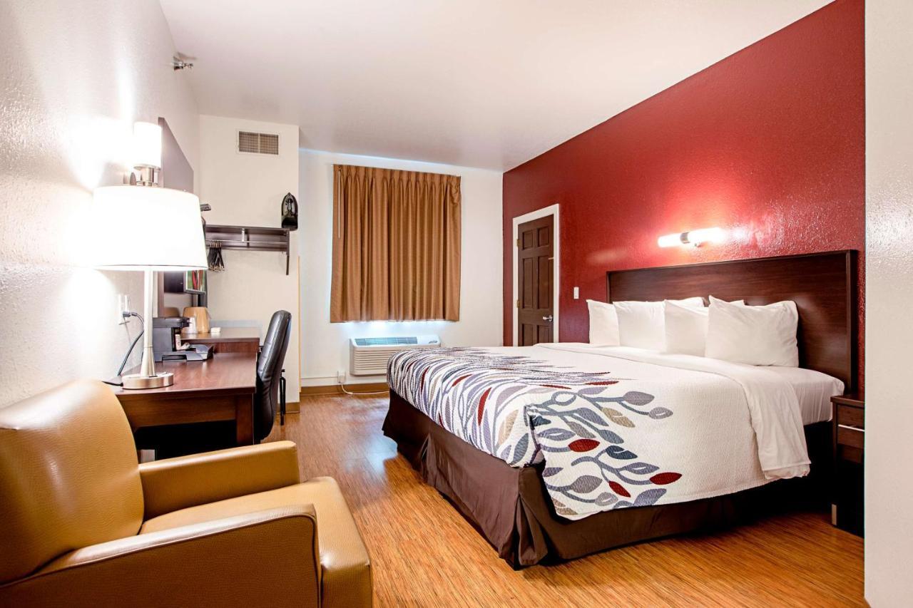 Seasons Inn טראוורס סיטי מראה חיצוני תמונה
